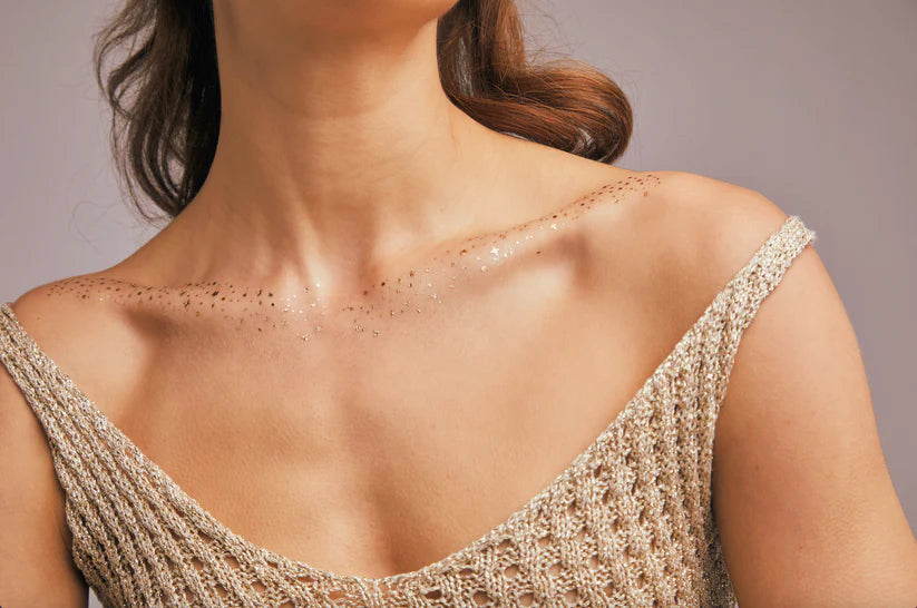 Gylltar Decolletage Freknur
